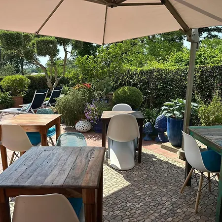 Acomodação com café da manhã  La Casa Di Sasi 3*